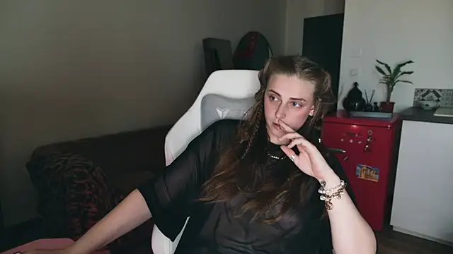 Celeste_Off Chat XXX in diretta