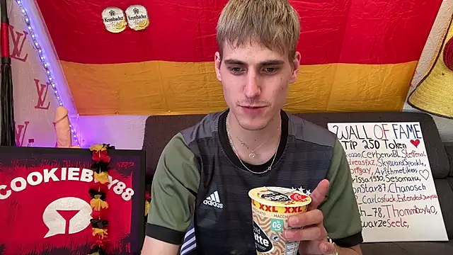 Cookieboy88 Adlı Modelin Canlı XXX Sohbeti