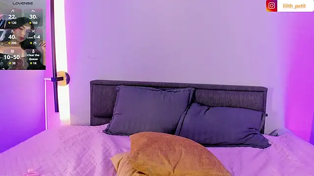 XXX chat uživo modela lilith_petit_