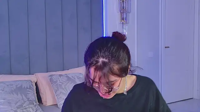 Онлайн чат XXX VioletAsh