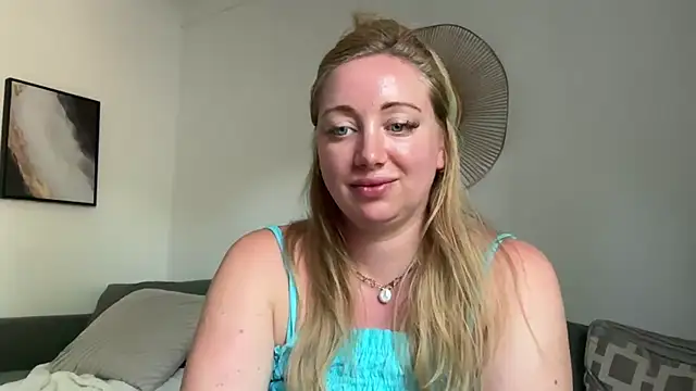 arielsweetieee's Live XXX Chat