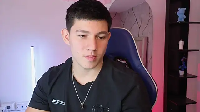 JamesCr_'s Live XXX Chat