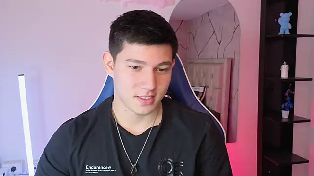JamesCr_ Chat XXX in diretta