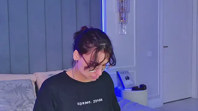 VioletAsh's Live XXX Chat
