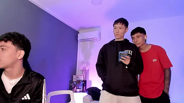 Handsomeboyss19 Live XXX-Chat