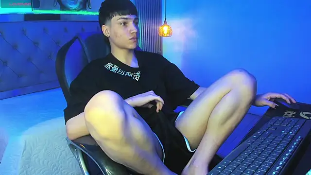 SamBlack_ élő XXX-chatje