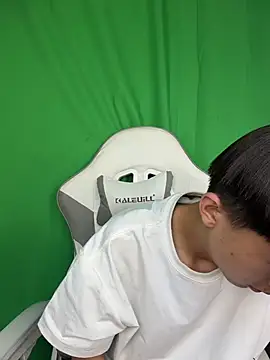 DD-101 Live XXX Chat