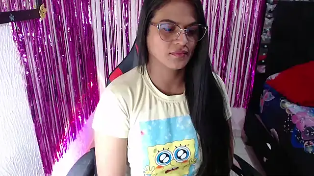 SweetAlmaa live XXX chat