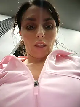 Show modela Izabella_Bella na web-kameri