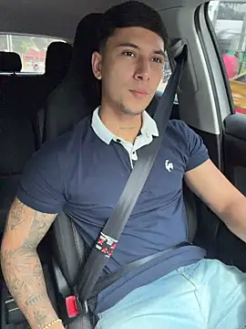 SexxxySquirterStev777 网络视讯表演