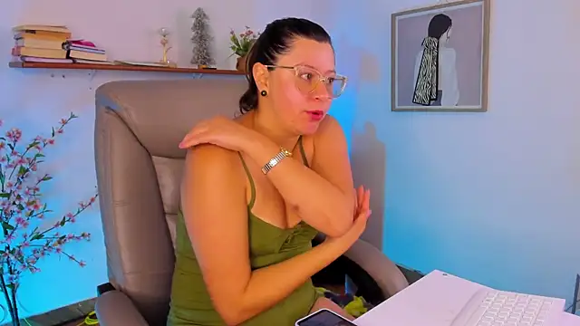 Chanelll_Taylorr_ Chat XXX in diretta