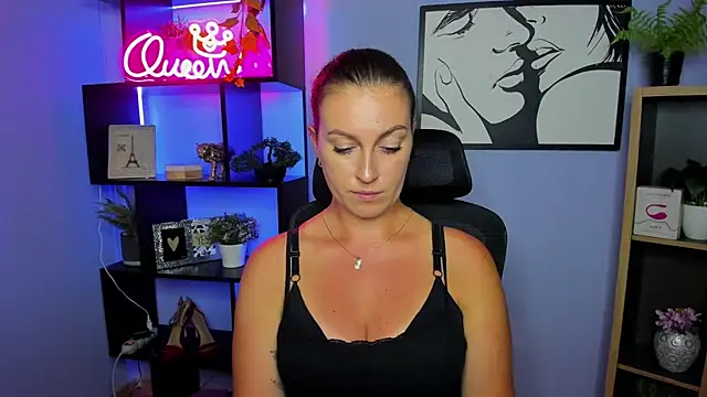 XXX chat uživo modela FUN_AMI