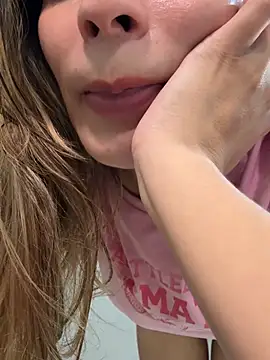 cuteluci_'s Live XXX Chat