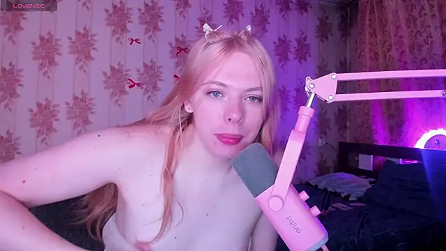 Cutie_Bambi's Webcam Show