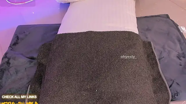 Chat +18 de ohyesly_ ao vivo