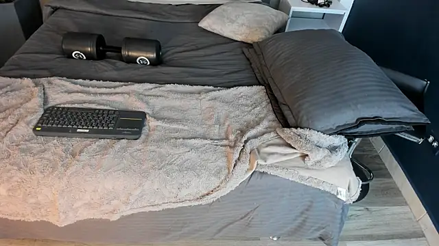 Онлайн чат XXX Charlie___Musk