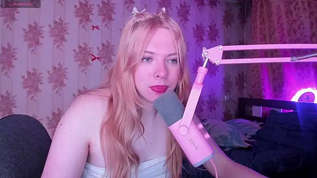 Cutie_Bambi Adlı Modelin Web Kamerası Şovu