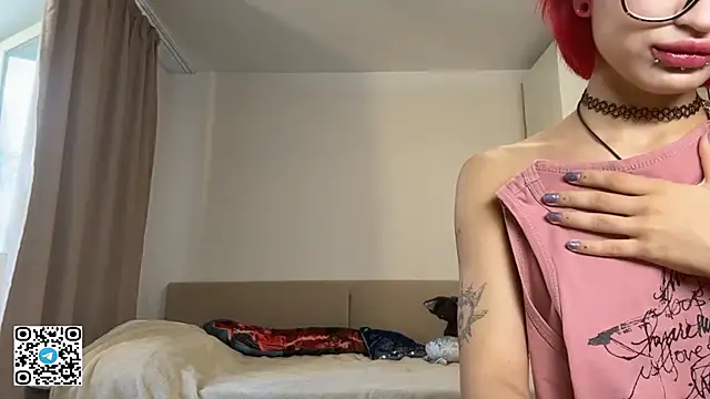 CariLowlandn Live XXX chat