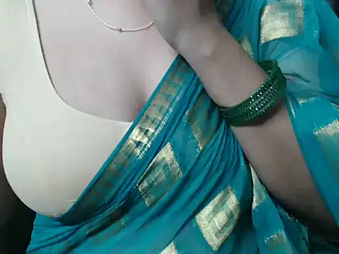 Chat XXX en directo de sunitha-3