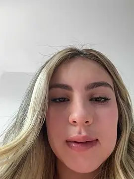 Cloee_Rainbow1 Chat XXX in diretta