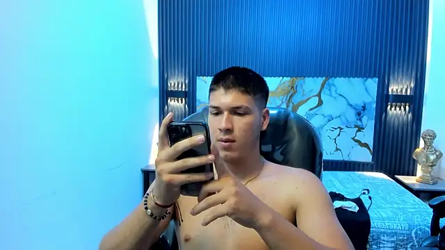 Chat XXX en directo de AlessandroFranco