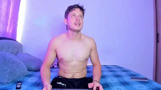 johnycooper08 live XXX chat