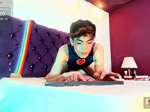 Nicolass_23 live XXX chat
