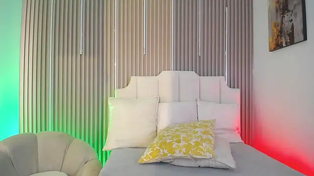 Chatroom XXX en direct de AdrianStark_