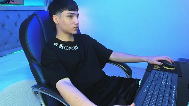 SamBlack_ live XXX chat