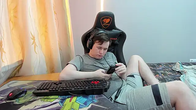 iliaskrislove Chat XXX live