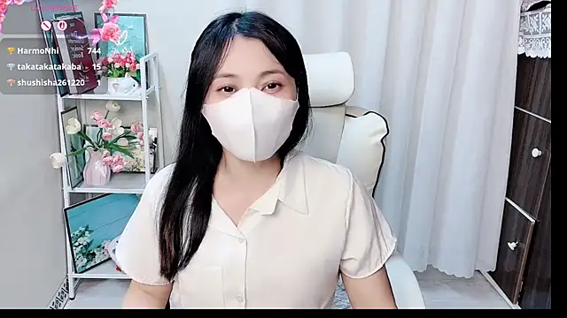 XXX chat uživo modela Clover_Nhi