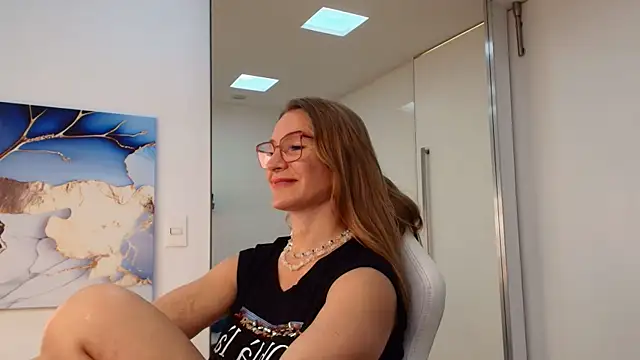Chat +18 de Milf_Tea ao vivo