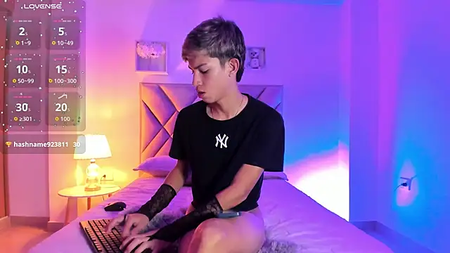 Baby_noahtt Chat XXX in diretta
