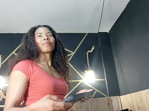 Amara_Vex Adlı Modelin Canlı XXX Sohbeti