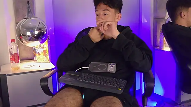 Czat XXX na żywo – AustinReeds_