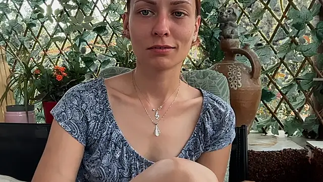 XXX chat uživo modela karo123421
