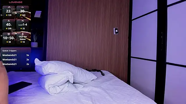 CasperMilers Adlı Modelin Canlı XXX Sohbeti