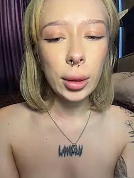 Chat +18 de MaryChanXO ao vivo