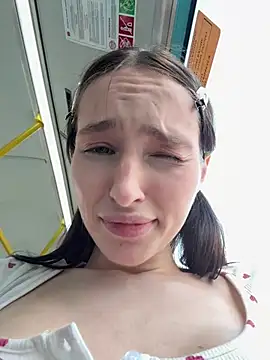 -missbehaving- Chat XXX live