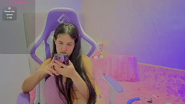 XXX chat uživo modela HeilyEvans