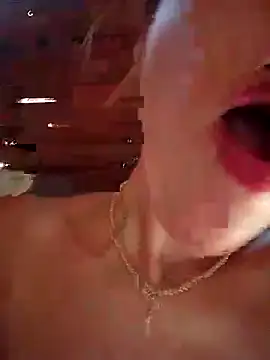 XXX chat uživo modela KeylacabreraC
