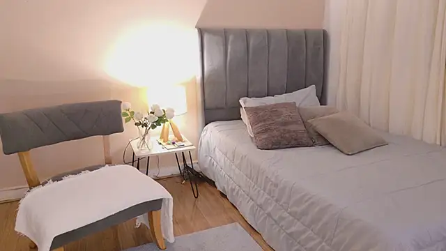 XXX chat uživo modela Megaan___