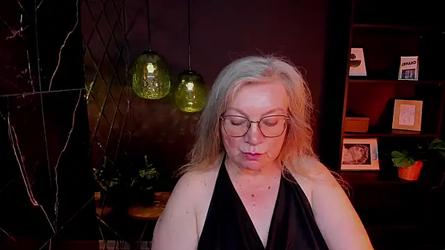 NataliMellow Adlı Modelin Canlı XXX Sohbeti