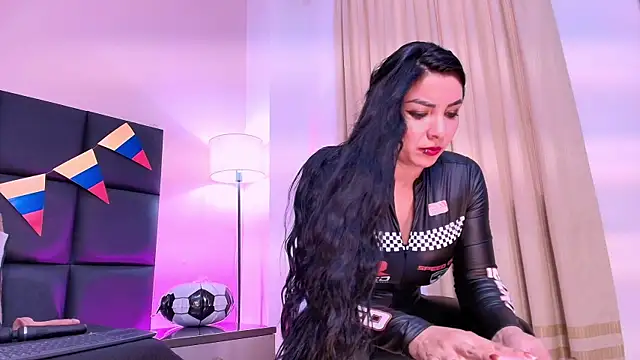 SeleneLujan Chat XXX in diretta
