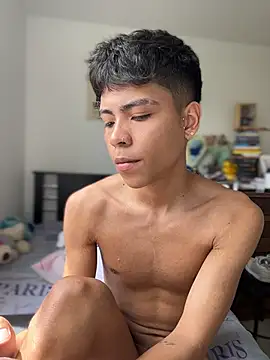 MaxiWildd's Live XXX Chat