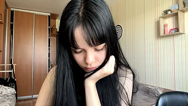 XXX chat uživo modela CharmaineElles