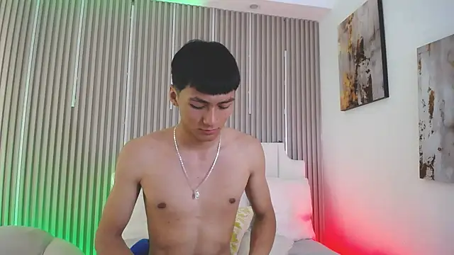 Chat +18 de AdrianStark_ ao vivo