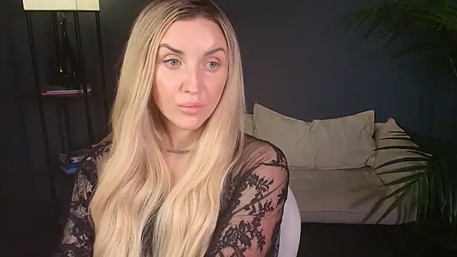 Chat +18 de Mi1a_ ao vivo