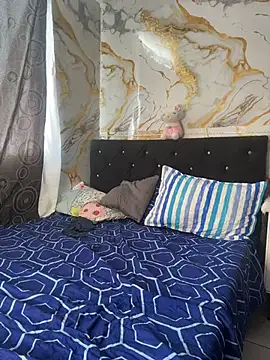 Mydreams69's Live XXX Chat