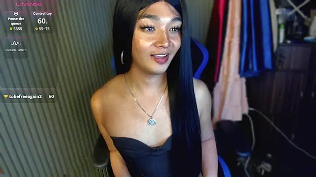 Chat +18 de TrinityFucksYou ao vivo